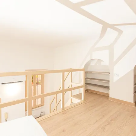 Cream Little Apartment - M1 - City Center-2