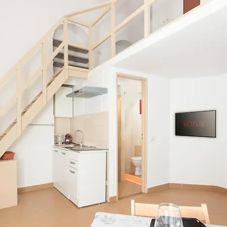 Cream Little Apartment - M1 - City Center-2